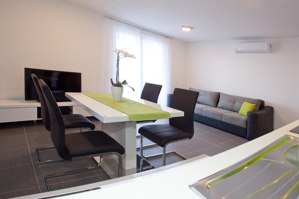 Apartments Diamond Podstrana Room photo