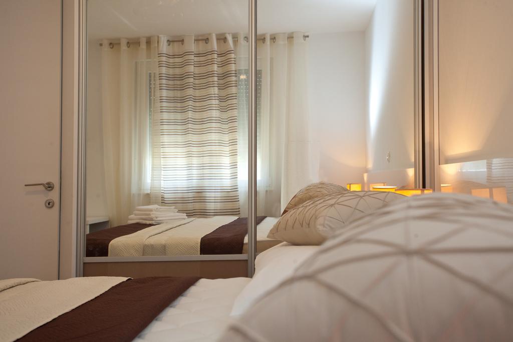 Apartments Diamond Podstrana Room photo